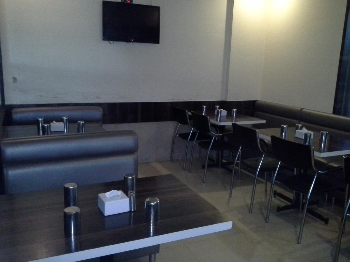 Hotel Galaxy Residency Васаи Экстерьер фото