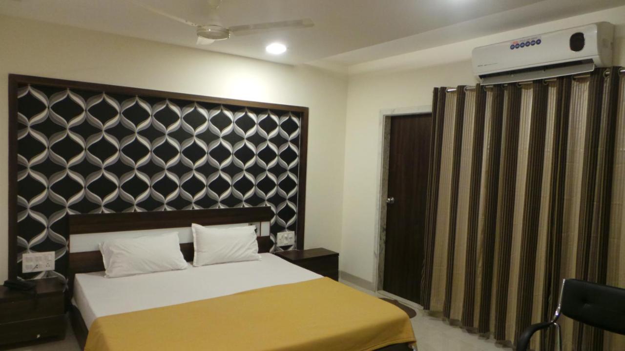 Hotel Galaxy Residency Васаи Экстерьер фото